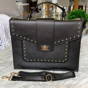Laptop briefcase in Black and Gold. Inside outside pockets